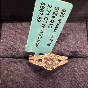 Elegant 925 Sterling Silver Moissanite Ring